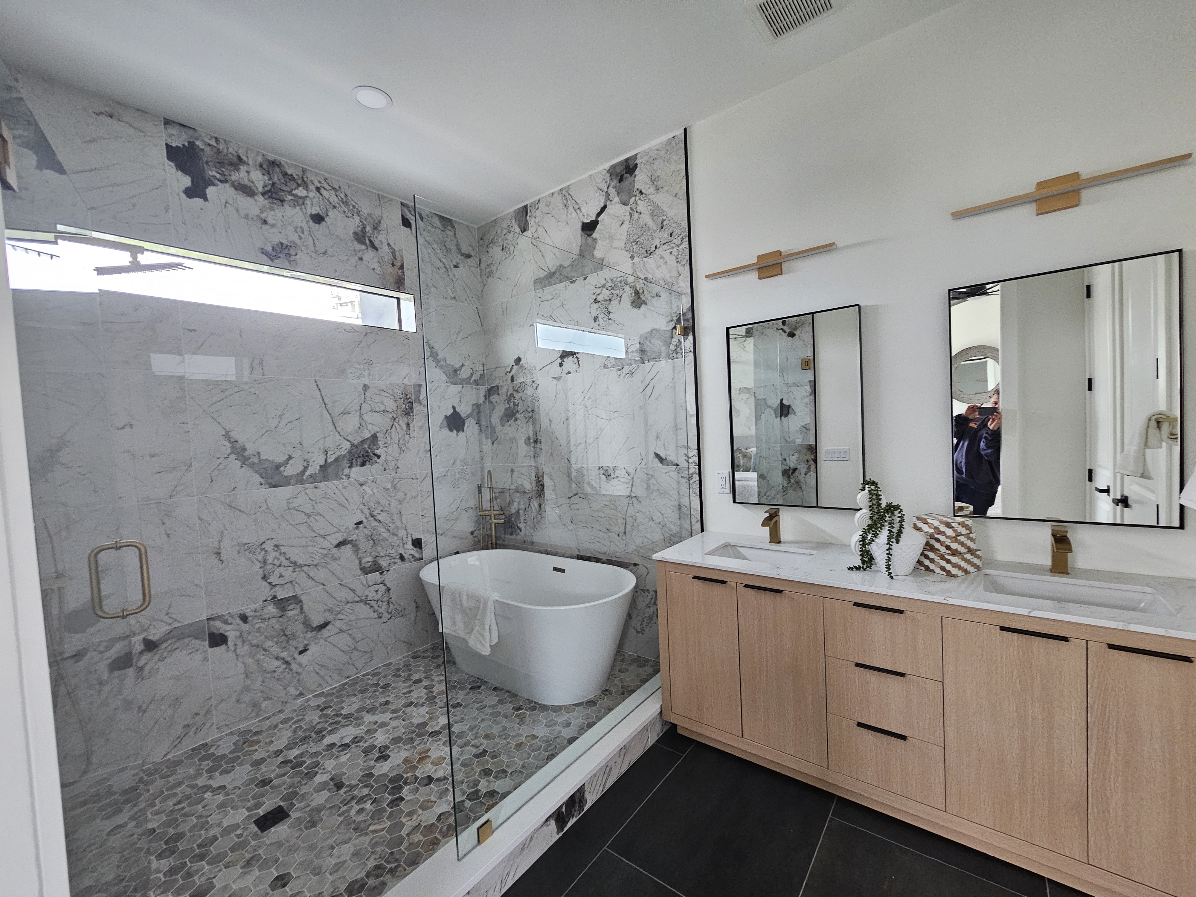 Luxury master bathroom marble new construction Tampa - Graham Group GGC